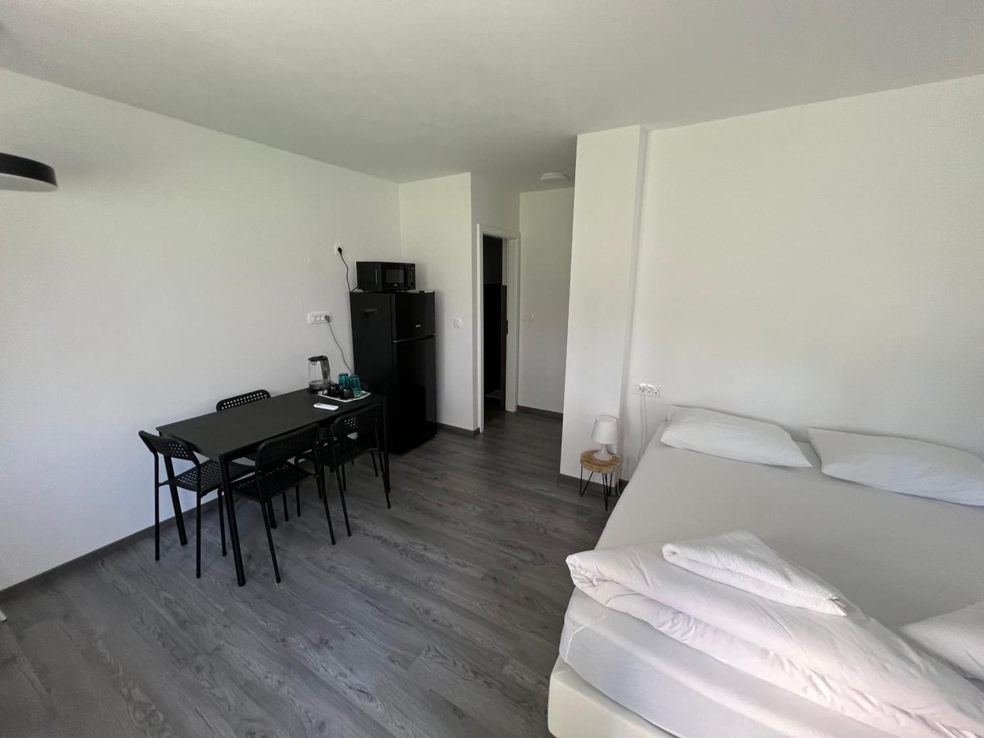 מלון פוסטוינה Lemonwood House מראה חיצוני תמונה