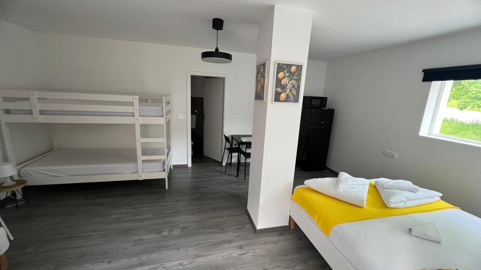 מלון פוסטוינה Lemonwood House מראה חיצוני תמונה