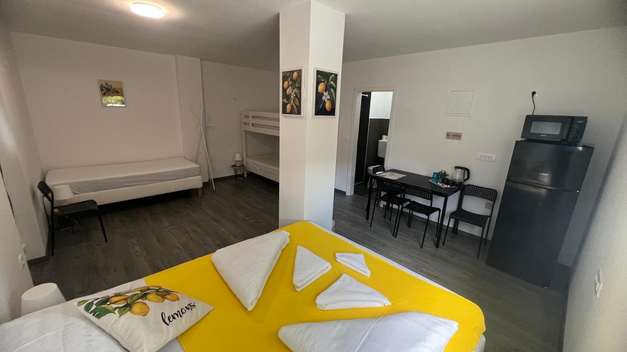 מלון פוסטוינה Lemonwood House מראה חיצוני תמונה